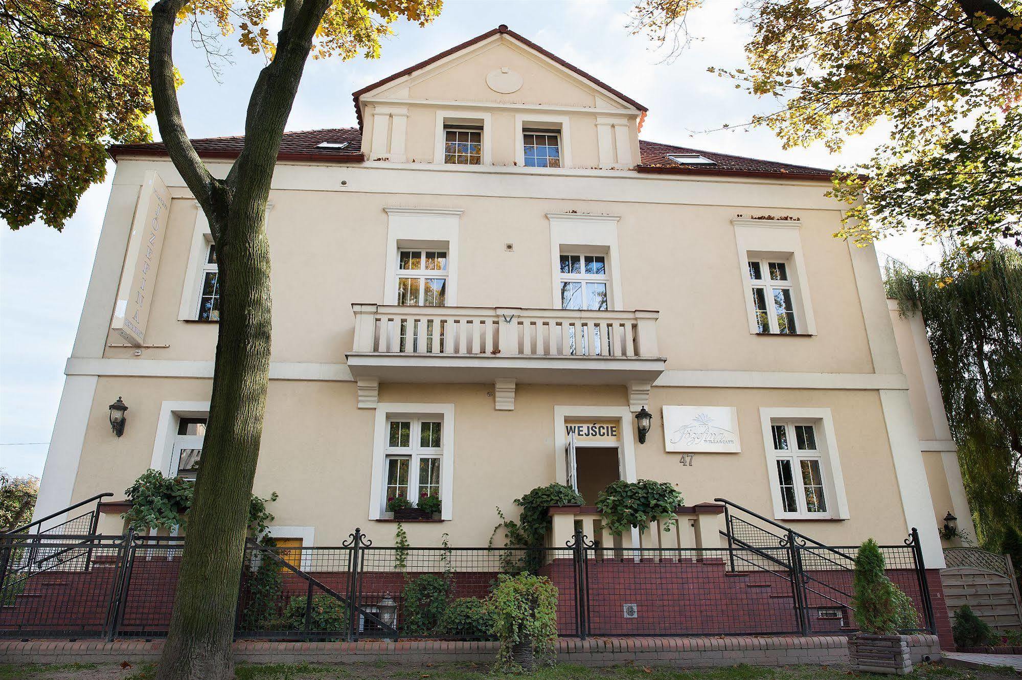 Willa Jozefina Inowrocław Buitenkant foto